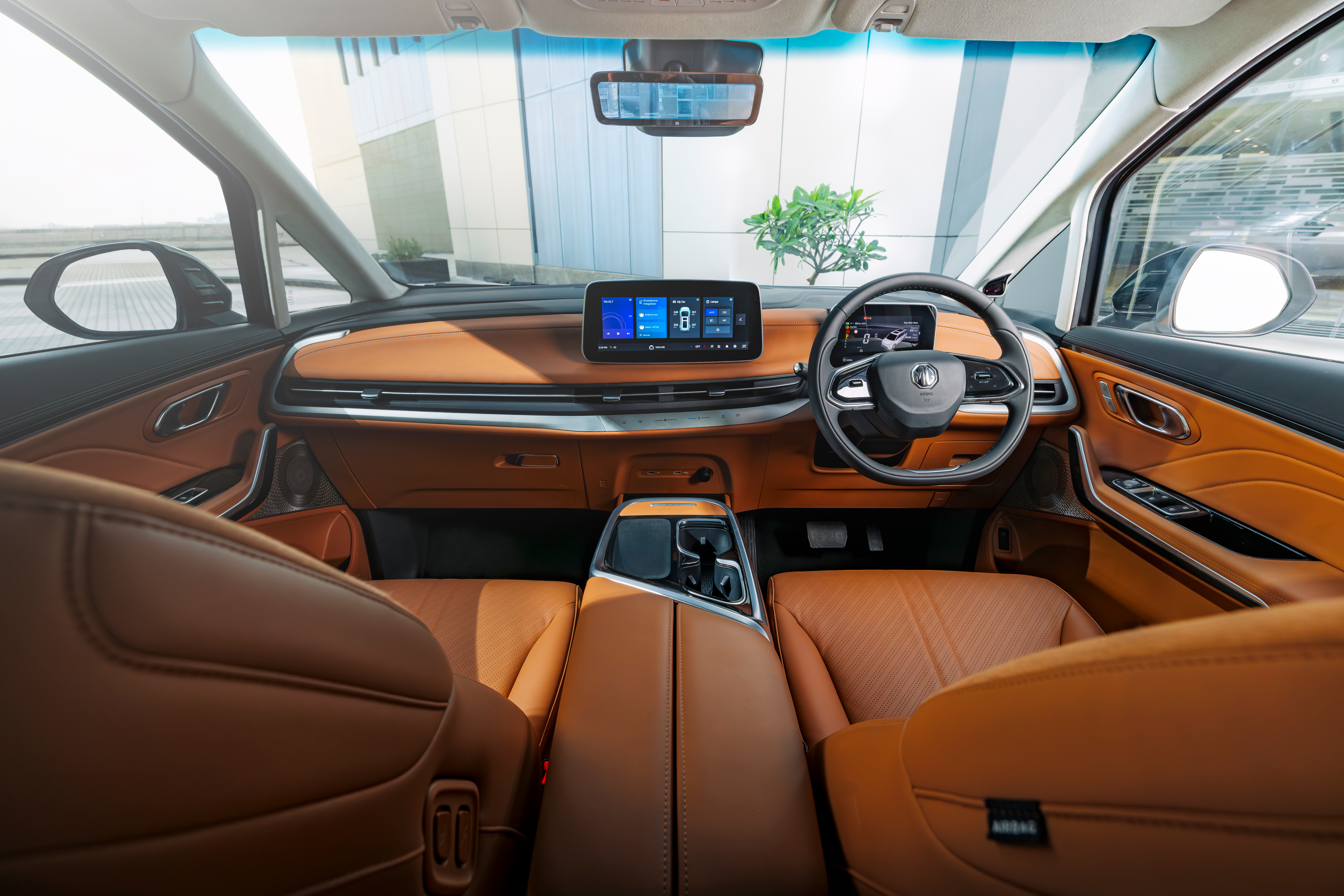 MG M9 premium cockpit