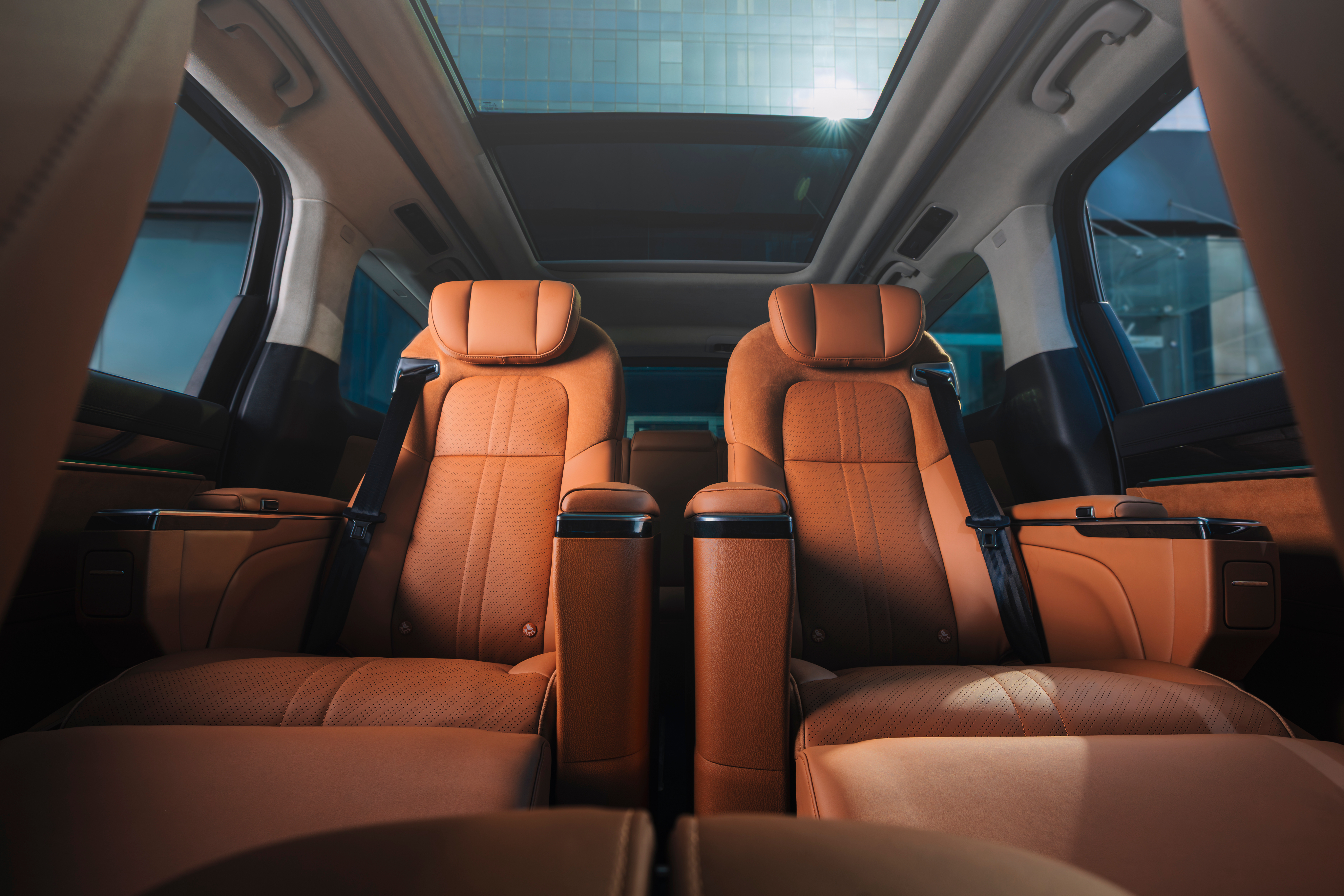 MG M9 executive seating